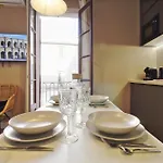 Apartment 060 - Le Littre - 1 Chambre, Central, Proche Maison Carree, Clim, 4personnes