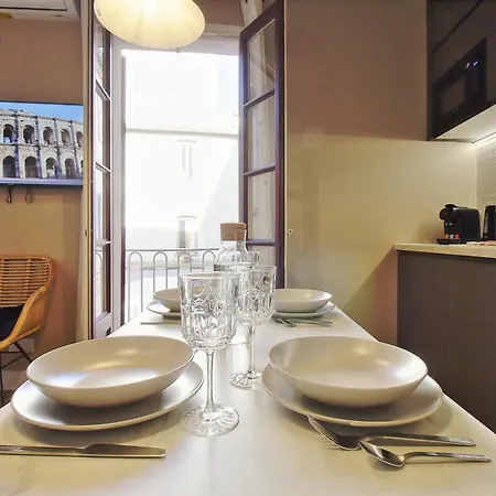 Apartment 060 - Le Littre - 1 Chambre, Central, Proche Maison Carree, Clim, 4personnes