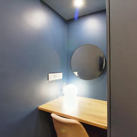 Apartment 060 - Le Littre - 1 Chambre, Central, Proche Maison Carree, Clim, 4personnes Nimes