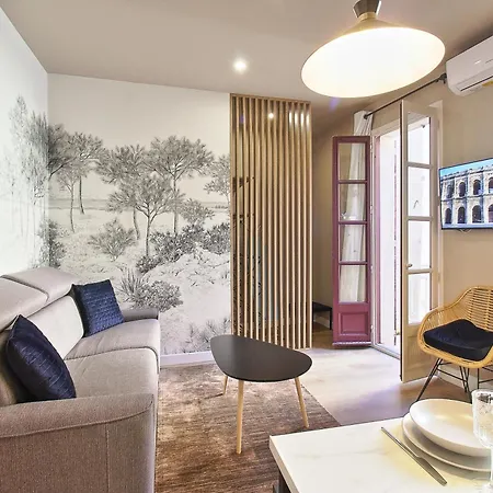 060 - Le Littre - 1 Chambre, Central, Proche Maison Carree, Clim, 4personnes *