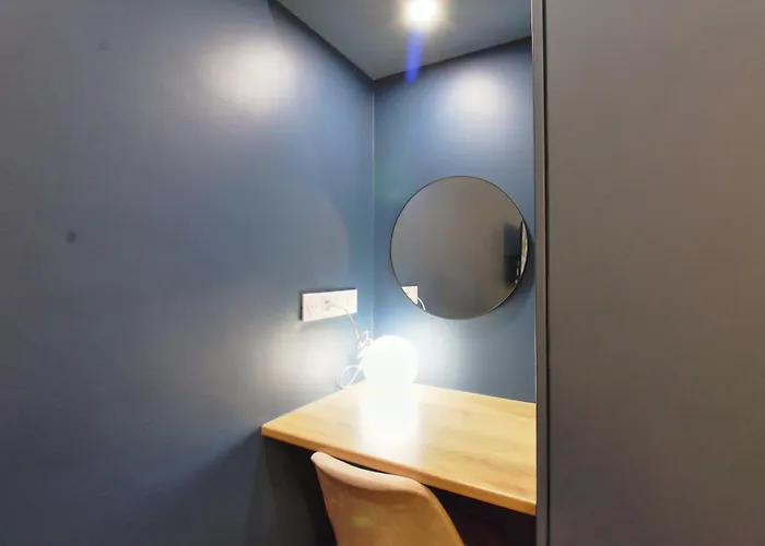 Apartment 060 - Le Littre - 1 Chambre, Central, Proche Maison Carree, Clim, 4personnes Nimes