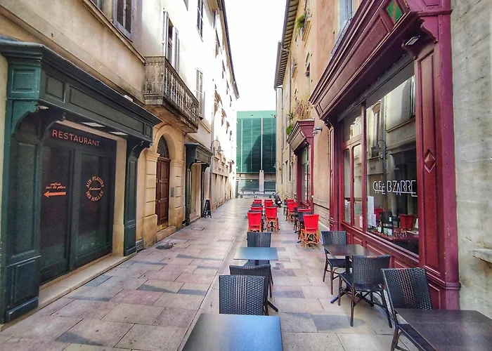 Apartment 060 - Le Littre - 1 Chambre, Central, Proche Maison Carree, Clim, 4personnes Nimes