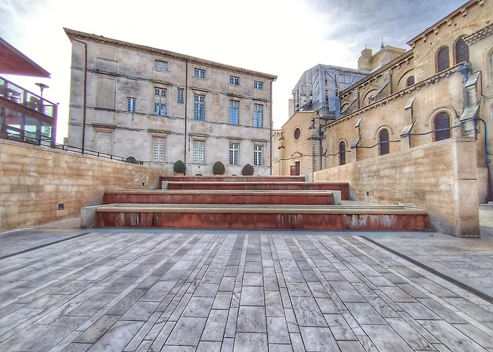 Apartment 060 - Le Littre - 1 Chambre, Central, Proche Maison Carree, Clim, 4personnes Nimes