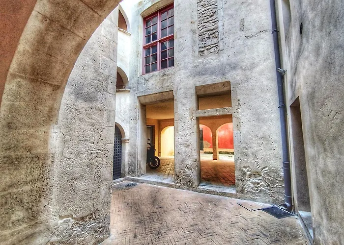 060 - Le Littre - 1 Chambre, Central, Proche Maison Carree, Clim, 4personnes Apartment *